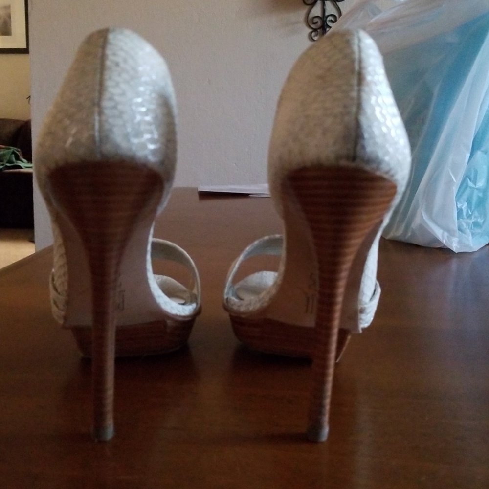 Pella Moda - Picture 3 of 5